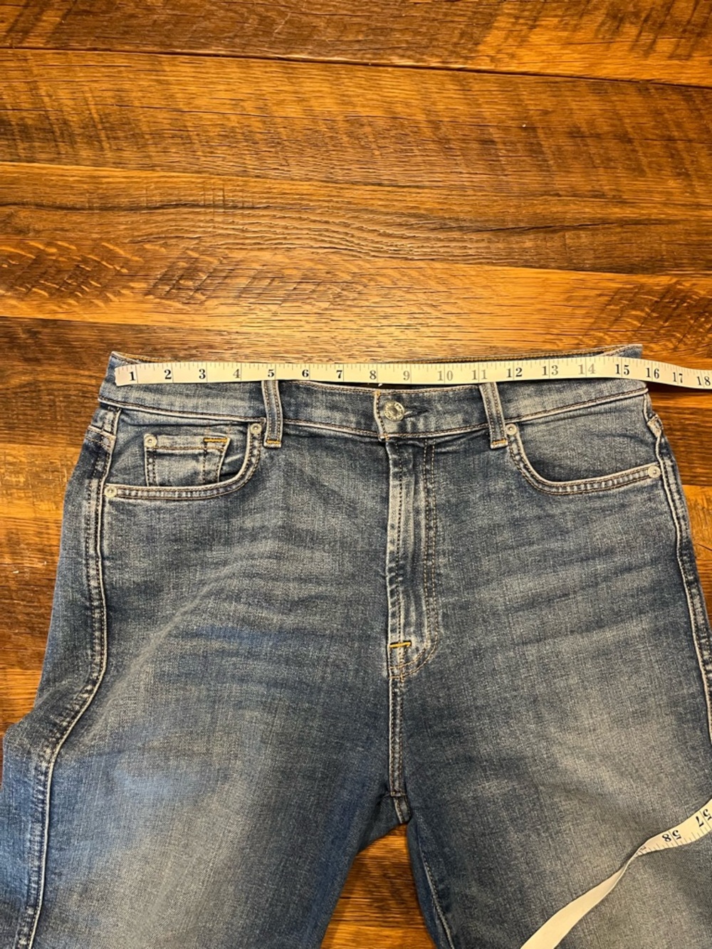 7 for All Mankind cropped jeans size 30 - Picture 4 of 8